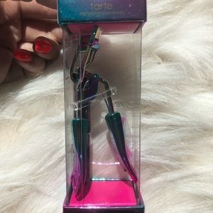 Tarte Mermaid picture perfect lash curler